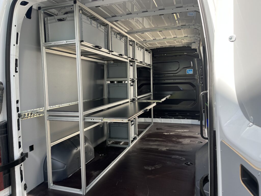 priwood-mobiilne-kontor-renault-master-3